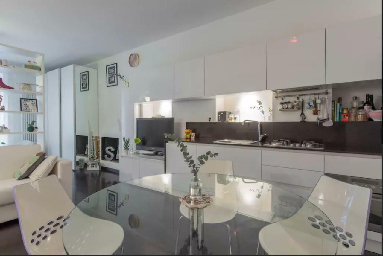 Lovely Apartment In The Heart Of Milano Eksteriør billede